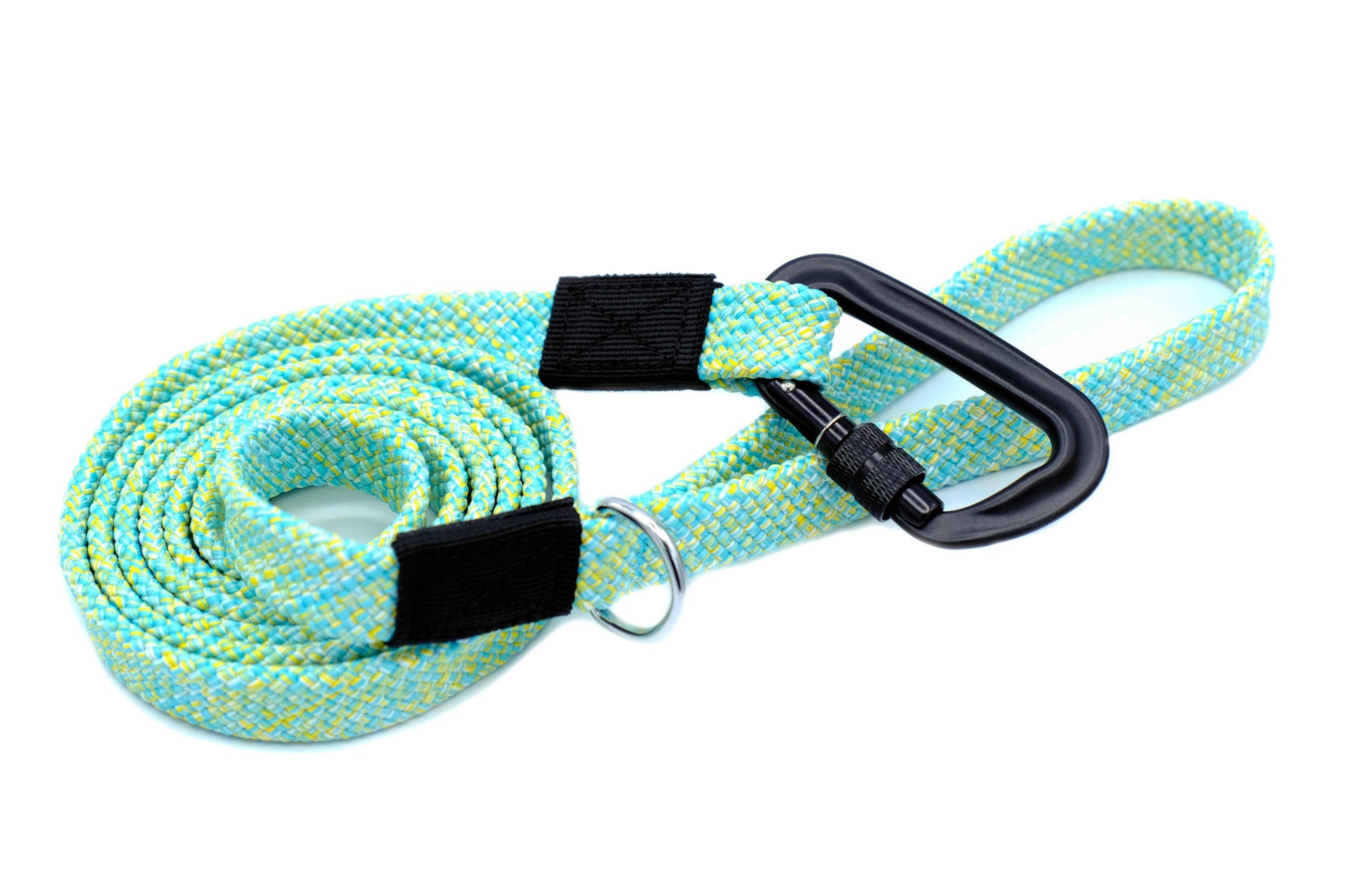 Adventure Style Mountain Wave Flat Weave Nylon Climbing Rope Dog Leash – Durable Design with Locking Aluminum Carabiner