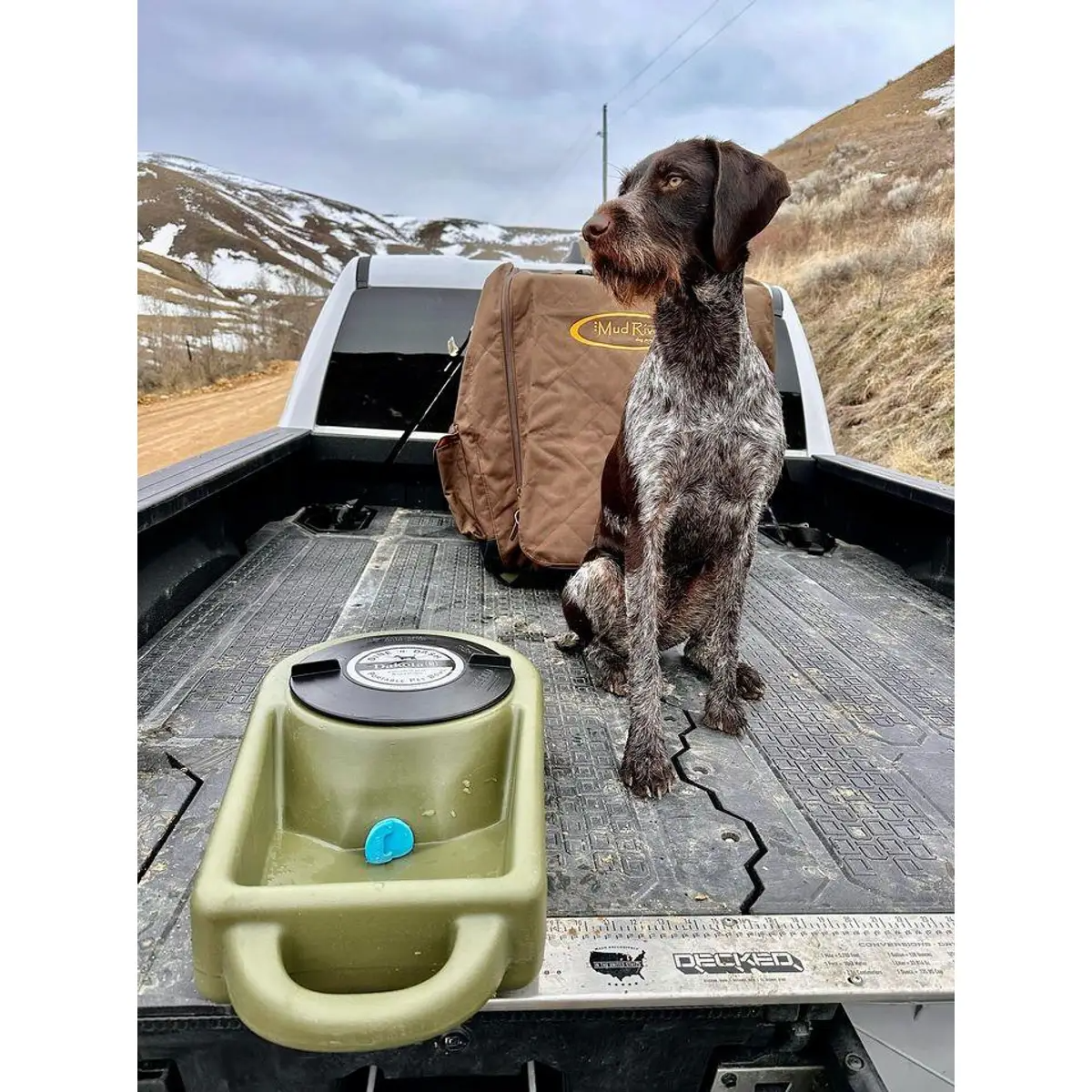 Dakota 283 Dine N Dash Dog Feeding System with Dakota Guard Antimicrobial – Coyote Granite, Dark Granite, Olive & Orange