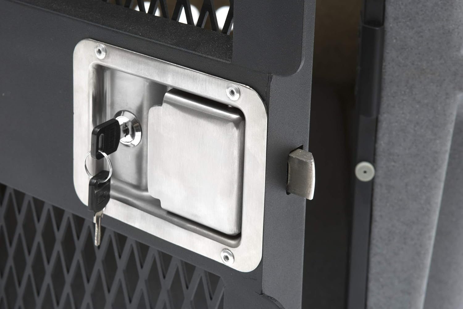 Dakota 283 Hero Dog Kennel – Coyote Granite & Dark Granite