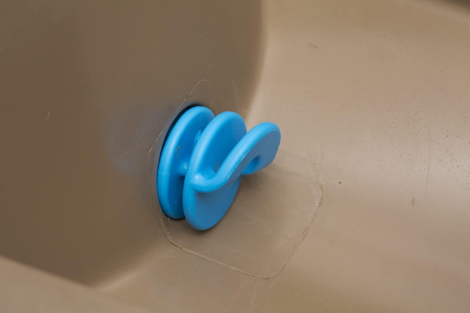 Dakota 283 Dash 3.5 Dog Watering System – Coyote Granite, Dark Granite, Olive & Orange