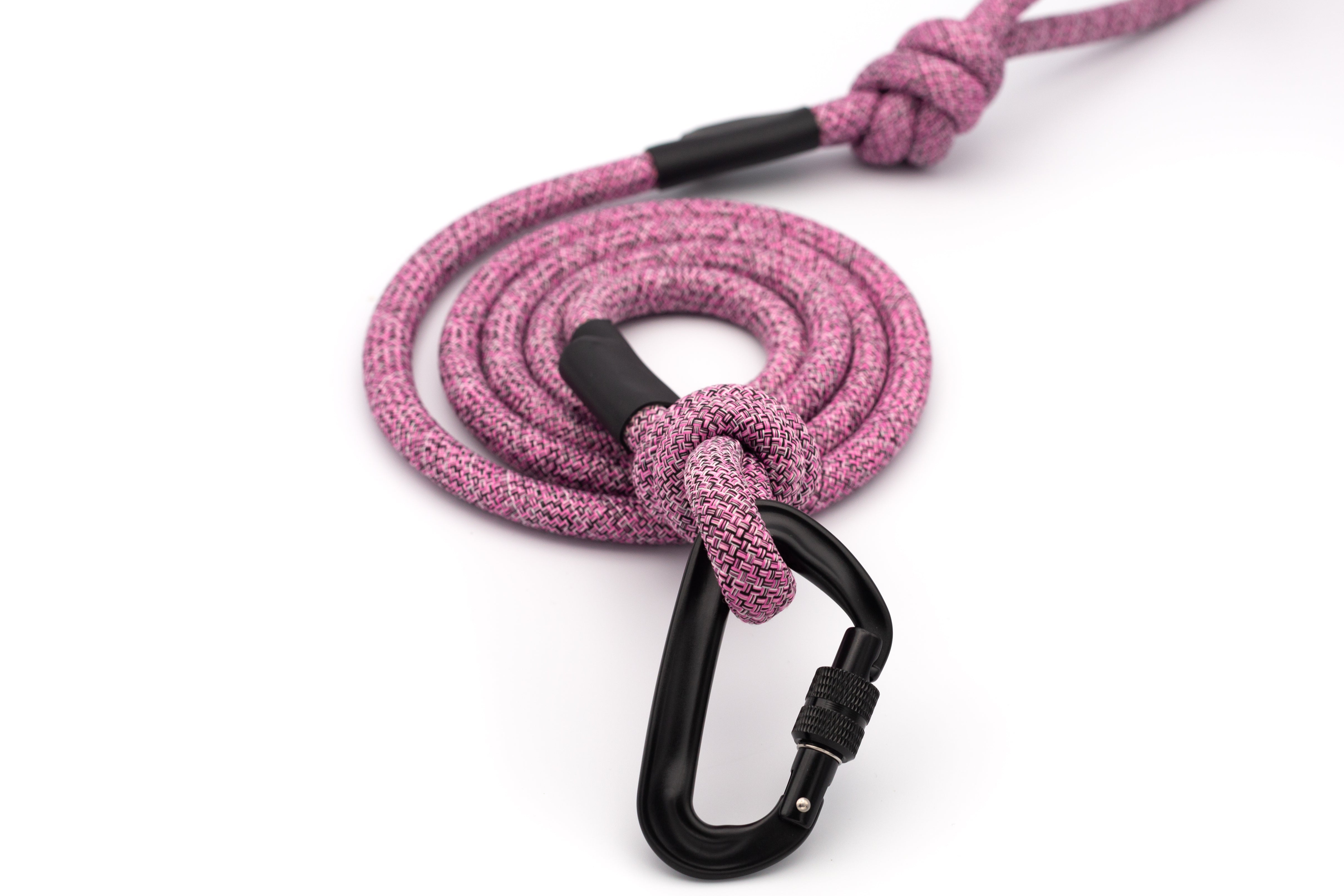 Adventure Style Mountain Blush Nylon Climbing Rope Dog Leash – Durable Design with Locking Aluminum Carabiner