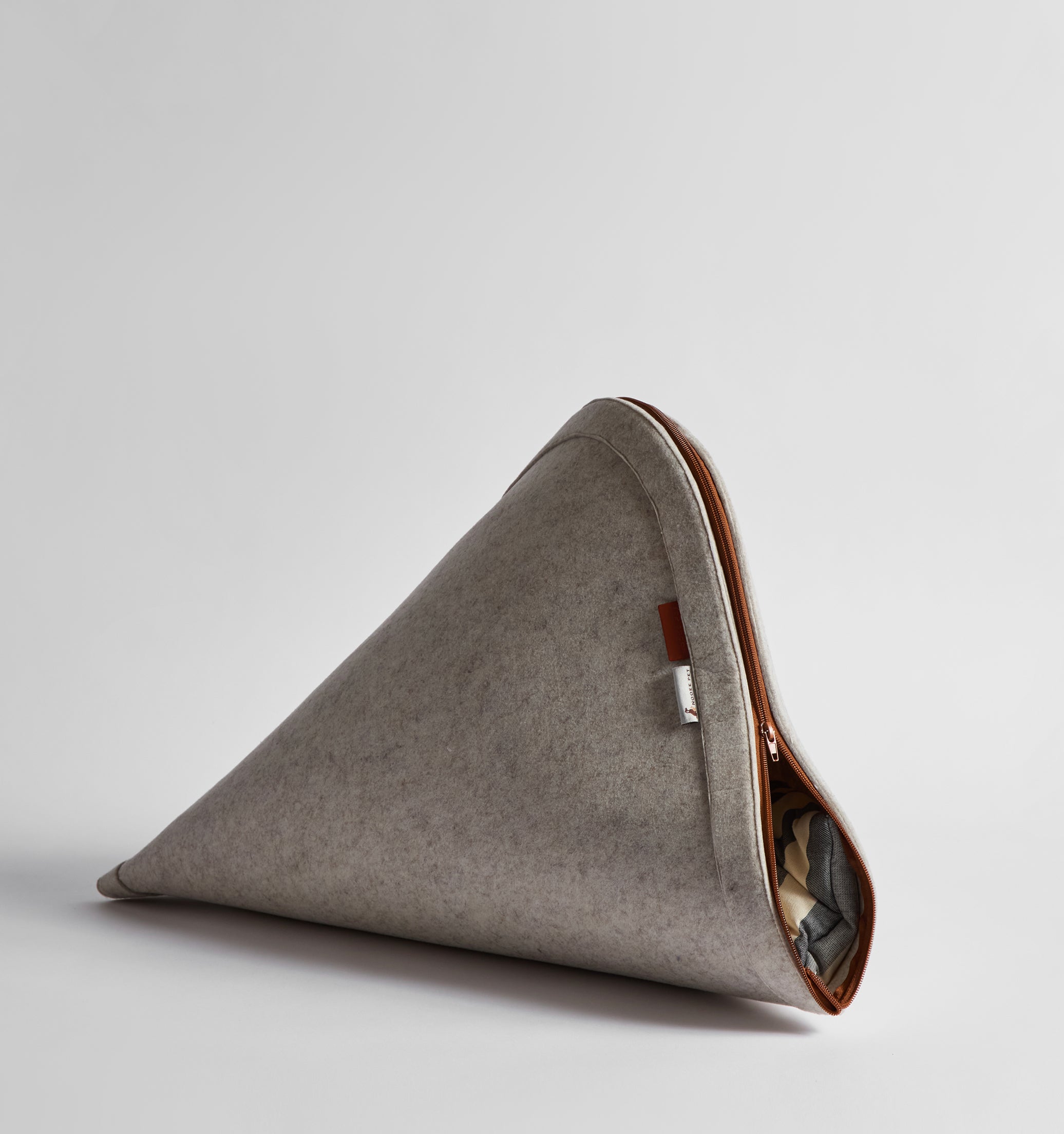 Nooee Pet Nabi Cave – Cream Convertible Pet Bed & Mat for Small Dogs & Cats, Zipper Design with Machine-Washable Cotton Cushion, Fits Pets Up to 5 lbs, 14”H x 20”L x 24”D