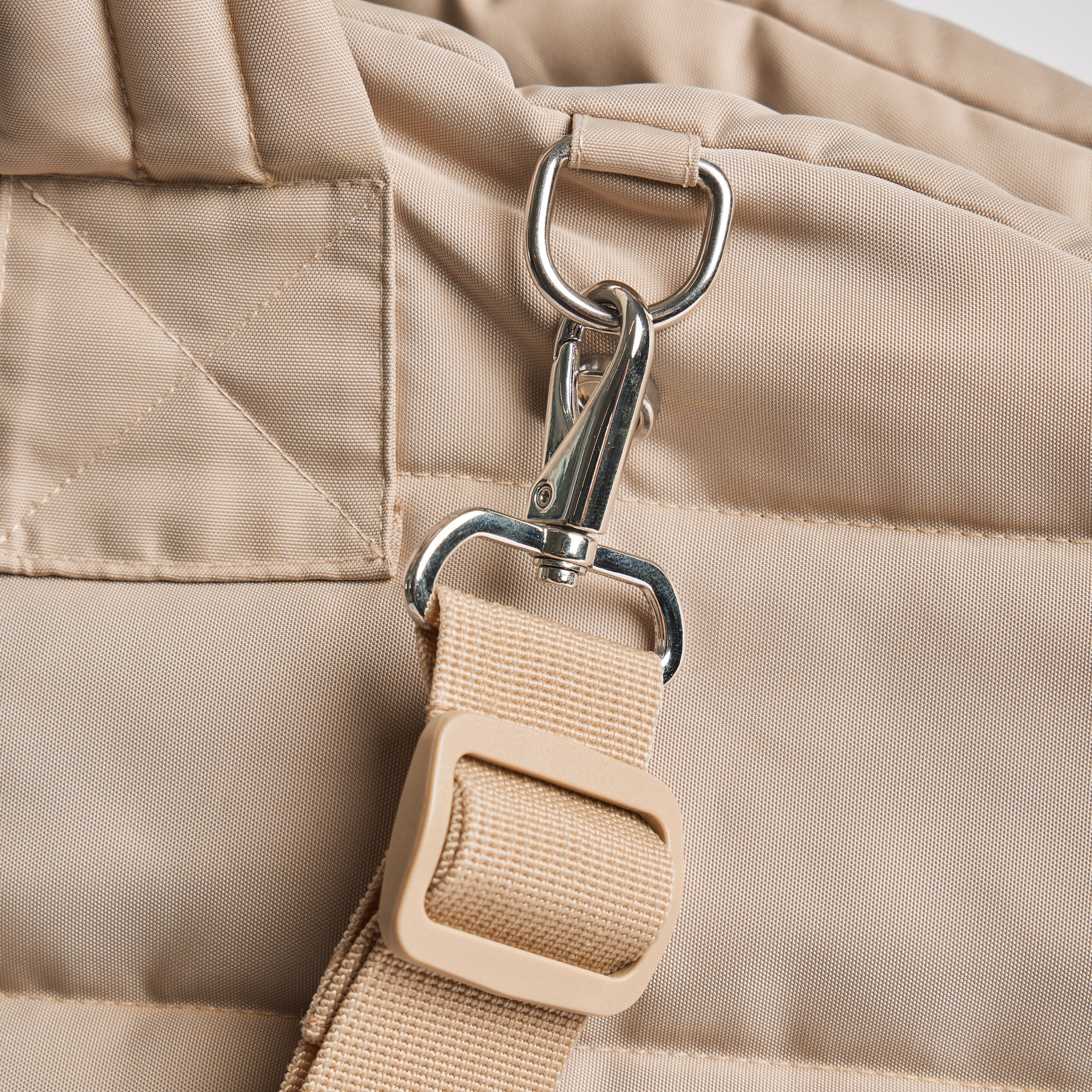 Nooee Pet Car Seat Lola – Cream Nylon Convertible Dog Car Booster Seat with Safety Tether, Dual-Sided Removable Cushion (Fleece & Waterproof), Fits Pets Up to 15 lbs, 15” x 16”