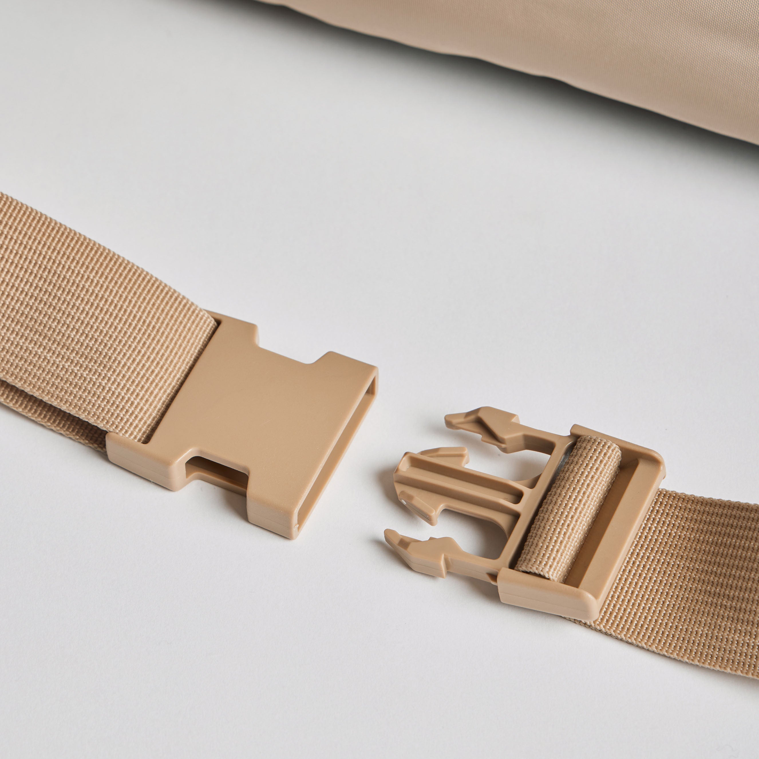 Nooee Pet Car Seat Lola – Cream Nylon Convertible Dog Car Booster Seat with Safety Tether, Dual-Sided Removable Cushion (Fleece & Waterproof), Fits Pets Up to 15 lbs, 15” x 16”