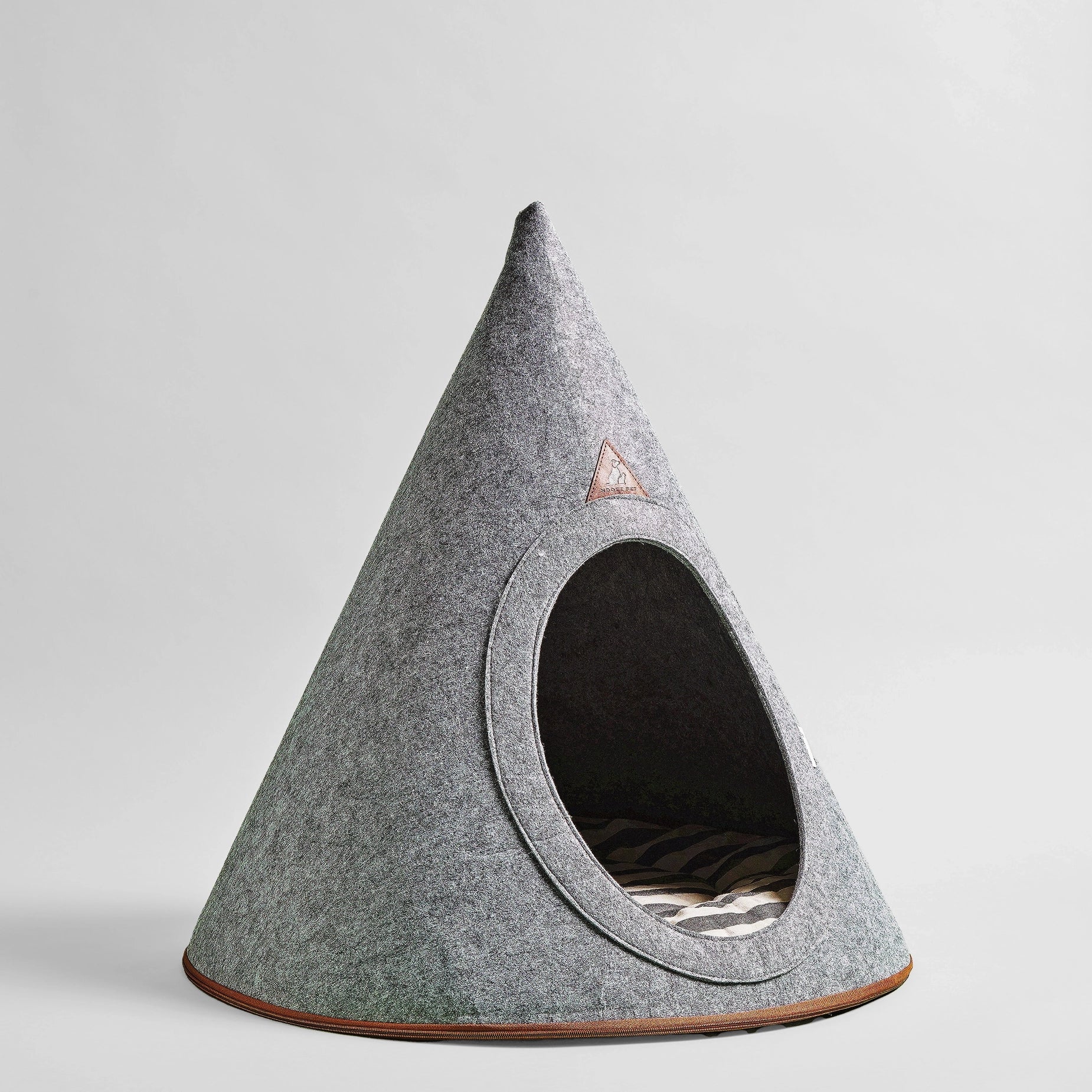 Modern Felt Pet Cave – Washable Cone Dog Bed with Cushion | Cream / Grey / Brown | Small to XXL