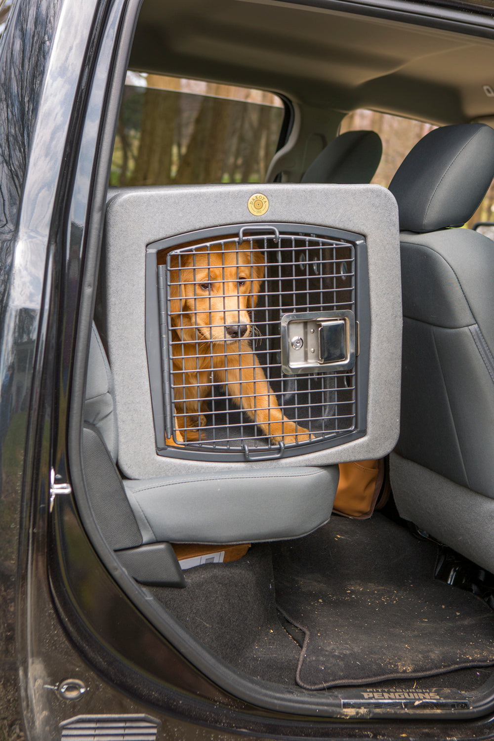 Dakota 283 T1 Dog Kennel – Coyote Granite & Dark Granite