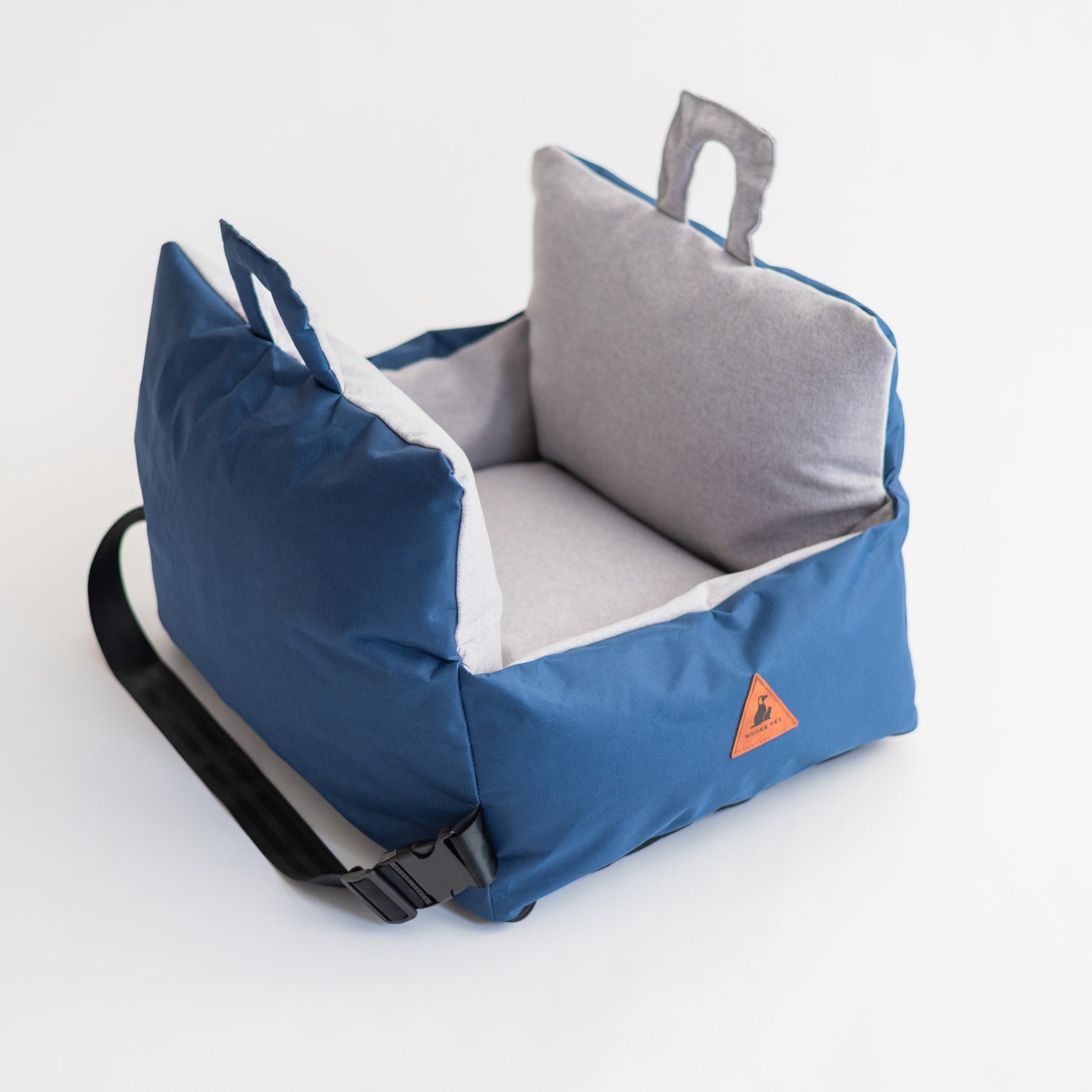 Nooee Pet Car Seat Charlie – Plush Small-to-Medium Dog & Cat Booster Seat with Safety Tether, Side Pocket, Removable Washable Cushion, Supports Pets Up to 18 lbs, 15” x 16”