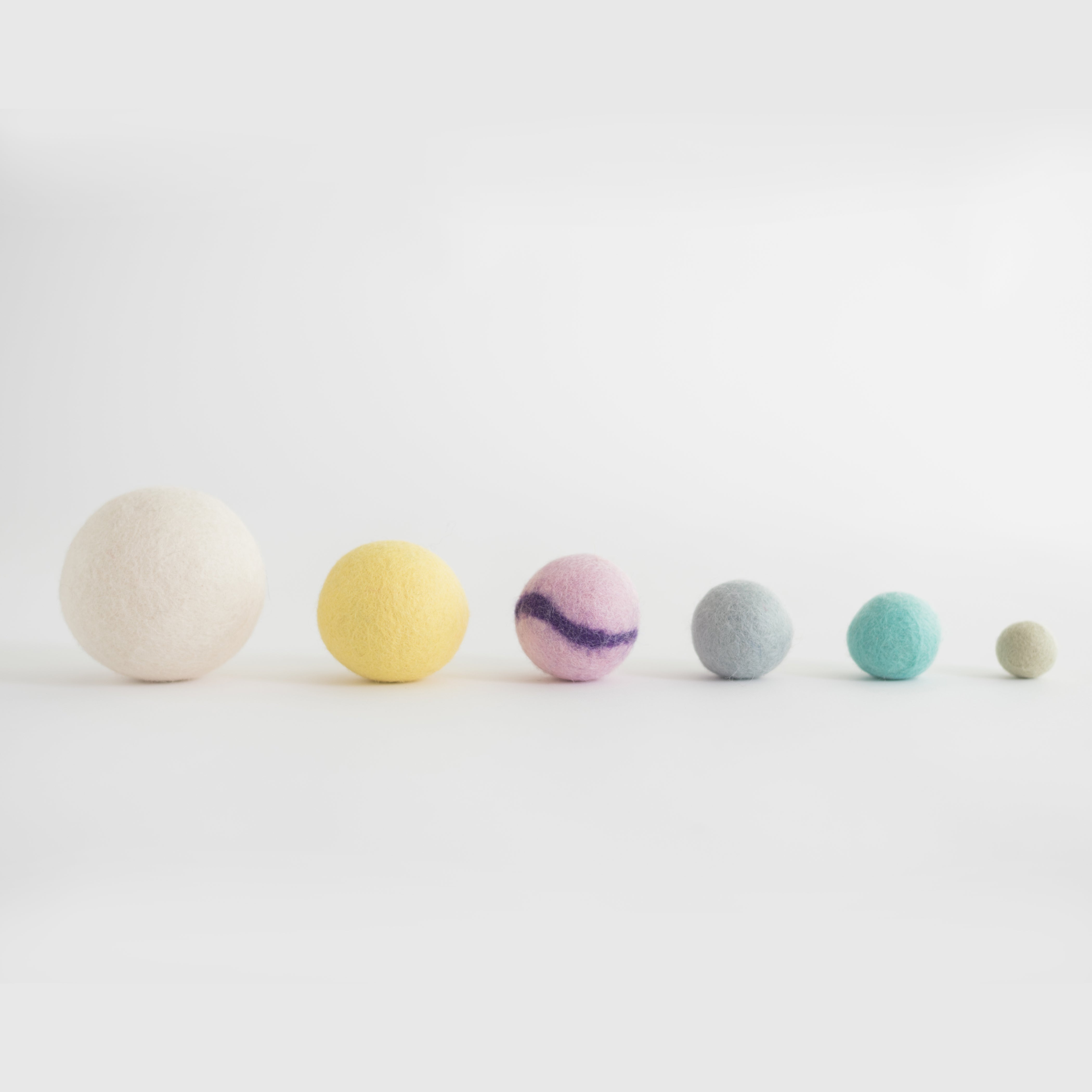 Nooee Pet Wool Toy Balls (2CM) – Set of 6 Handmade 100% Natural Wool Balls for Cats & Dogs, Eco-Friendly, Chemical-Free, Lightweight Indoor Play, 2cm Diameter