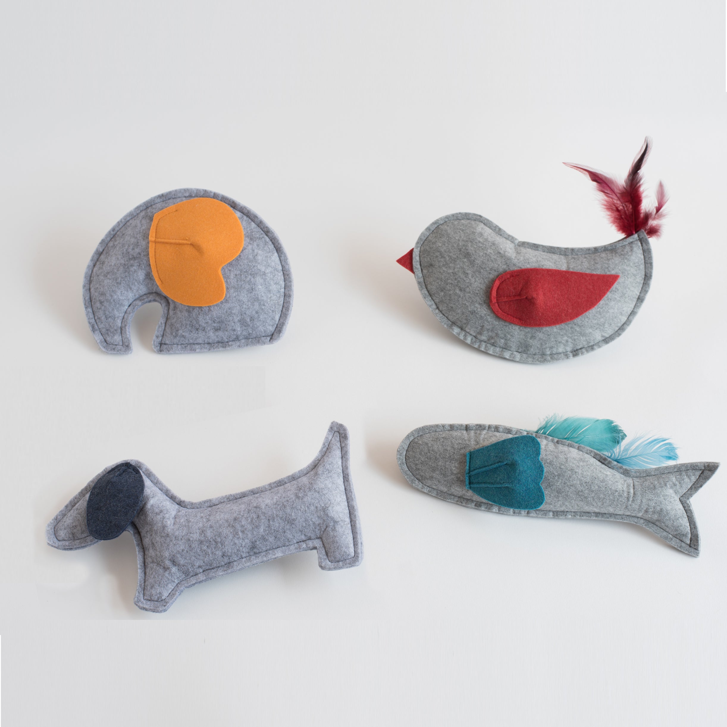Nooee Pet Felt Animal Toy – Soft & Durable Indoor Play Toy for Dogs & Cats, Lightweight Polyester Felt, Multiple Shapes (Dog, Elephant, Fish, Bird), Sizes 7.5”–10”