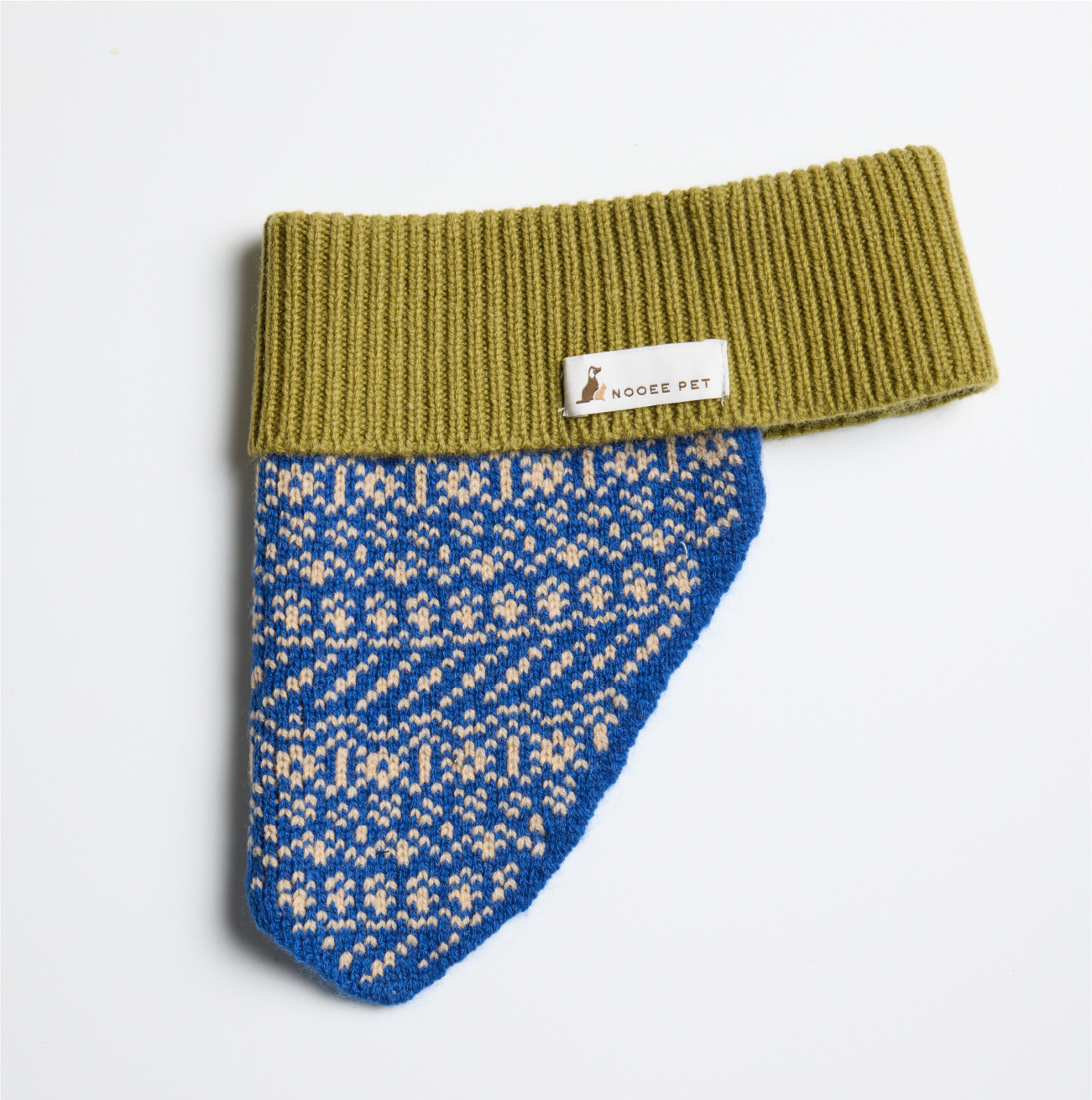 Nooee Pet Wool Neck Warmer – 100% Merino Wool Dog Scarf for Small & Medium Dogs, Lightweight & Warm, Machine Washable, Available in Red or Blue, Sizes S–M